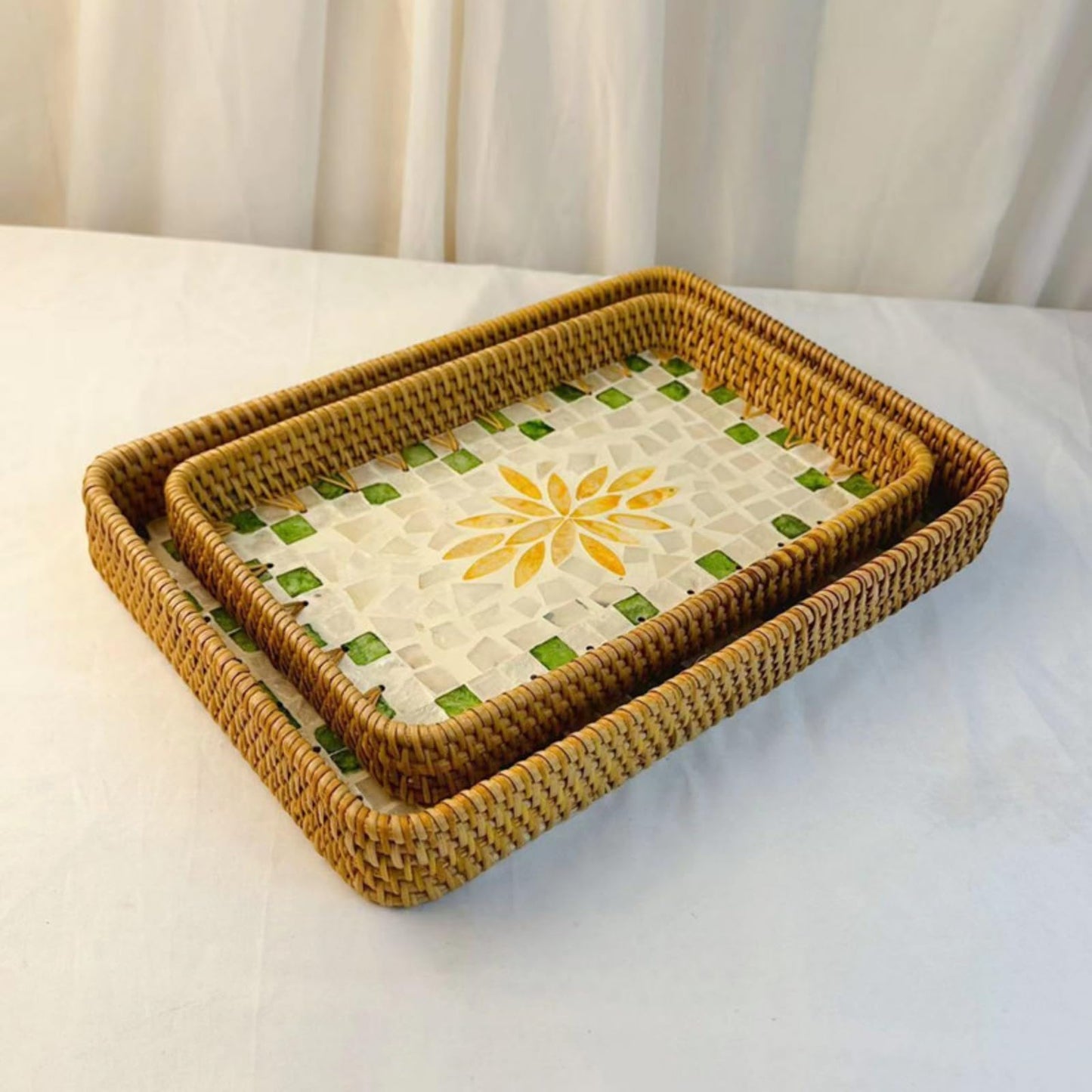 Rattan Tray, Tray Inlaid with Mother of Pearl, Decorative Table Trays for Storing and Organizing Fruits and Snacks at Home (2-Piece Set)