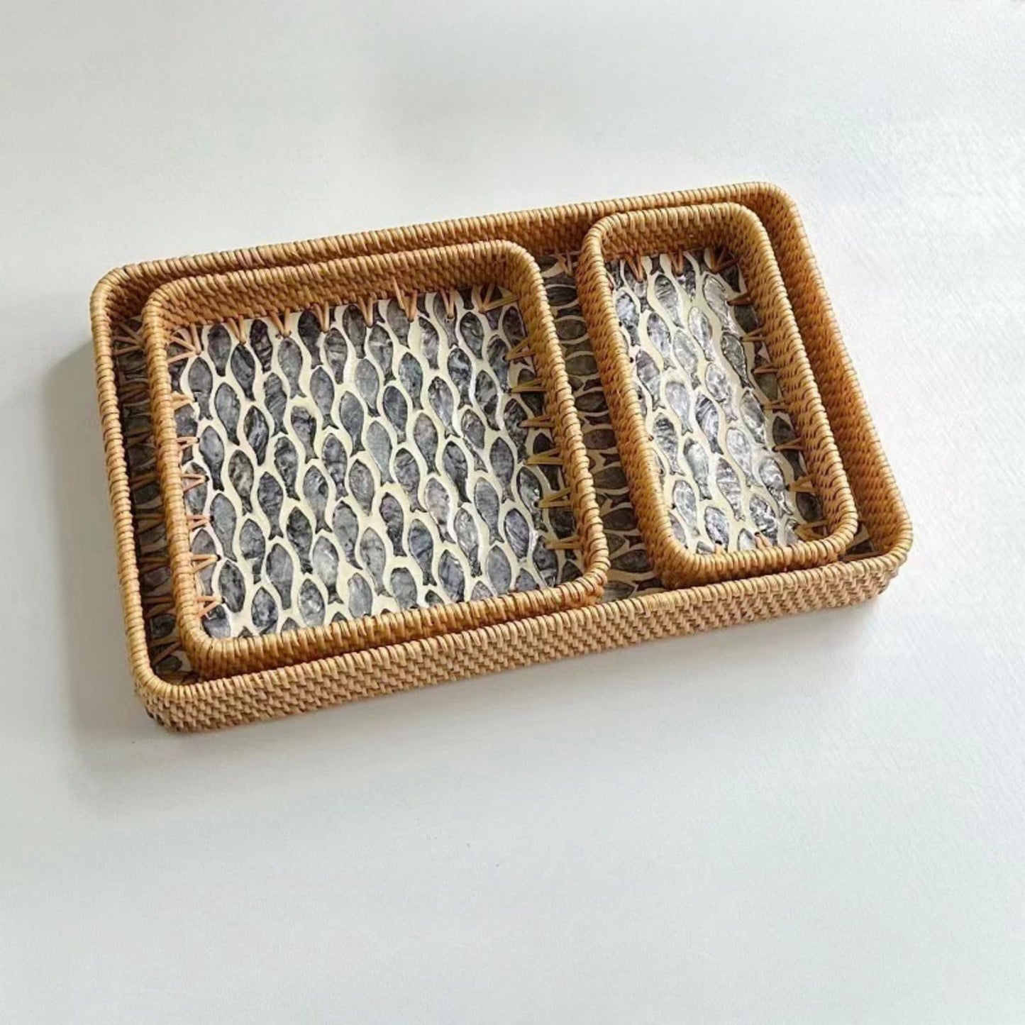Rattan Tray, Tray Inlaid with Mother of Pearl, Decorative Table Trays for Storing and Organizing Fruits and Snacks at Home (2-Piece Set)